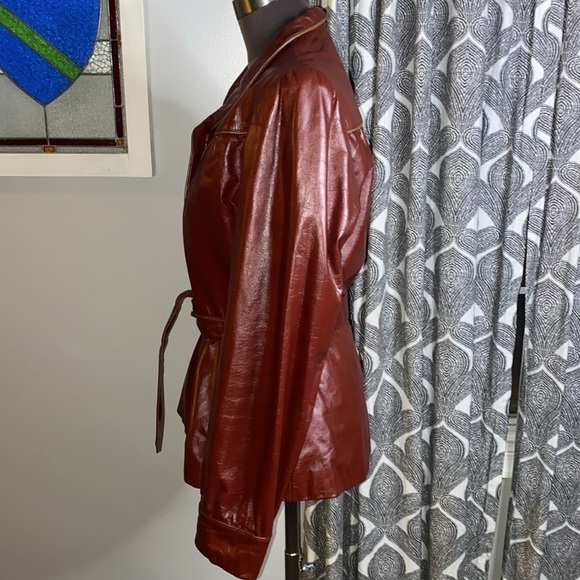 Vintage Berman’s Women's Burgundy Leather Jacket - Picture 5 of 12